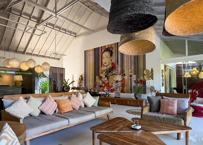 Luxurious 5br Retreat In Umalas Villa Canggu (Bali)