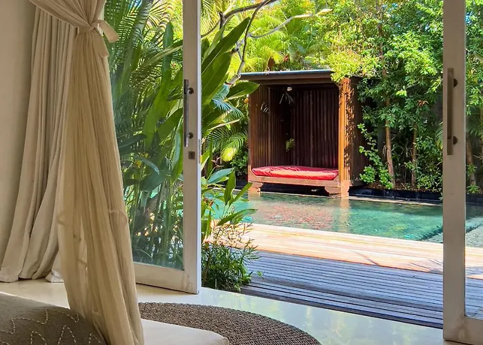 Luxurious 5br Retreat In Umalas *