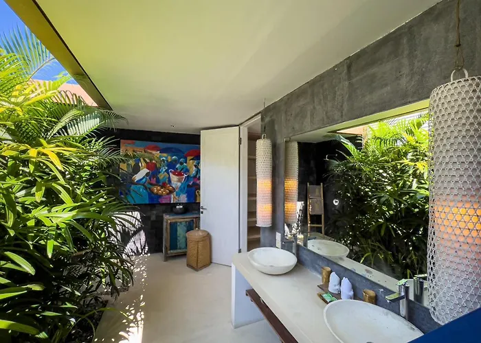 Luxurious 5br Retreat In Umalas