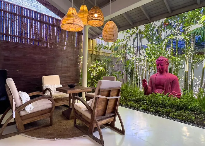 Luxurious 5br Retreat In Umalas Villa Canggu (Bali)