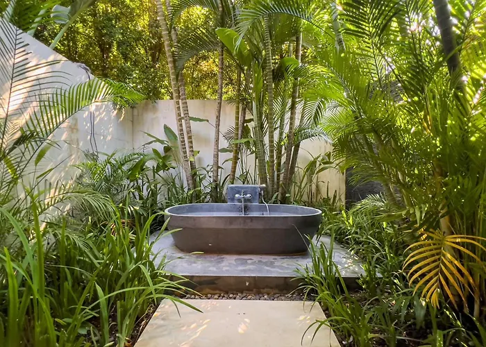 Villa Luxurious 5br Retreat In Umalas