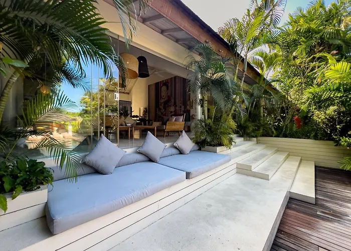 Luxurious 5br Retreat In Umalas Villa Canggu (Bali)