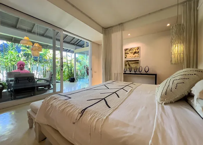 Luxurious 5br Retreat In Umalas