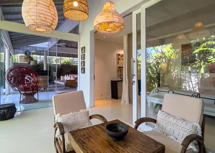 Luxurious 5br Retreat In Umalas Villa *