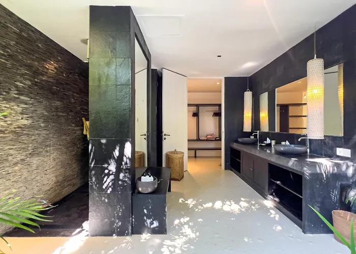 Luxurious 5br Retreat In Umalas Canggu (Bali)
