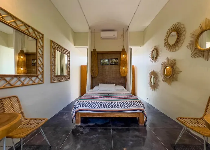 Luxurious 5br Retreat In Umalas Villa Canggu (Bali)