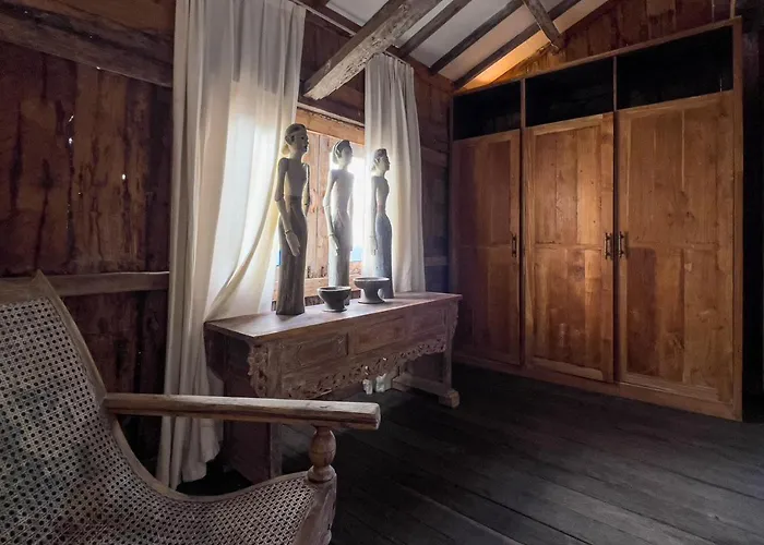 Luxurious 5br Retreat In Umalas *